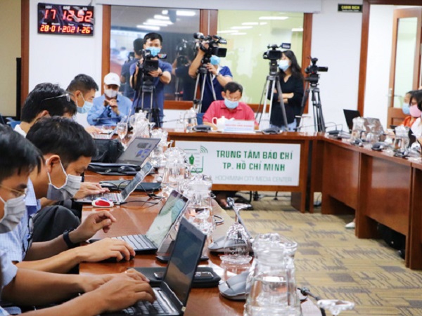 Tin vui: 6 F1 của bệnh nhân 1553 đã âm tính, TP.HCM tiếp tục truy vết những người tiếp xúc khác