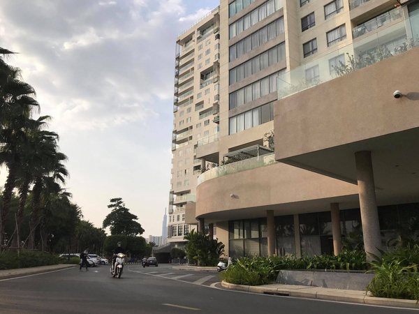 TP.HCM: Phong toả một tầng chung cư có bé gái 8 tuổi tái dương tính với SARS-CoV-2