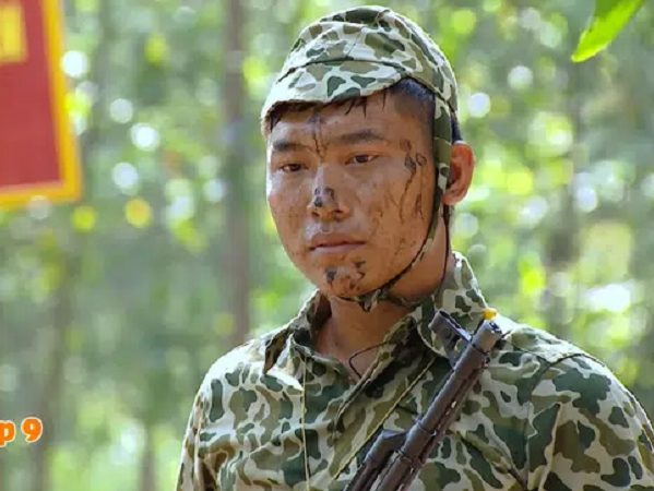Sao nhập ngũ tập 9: Mũi trưởng Long lại quát vào mặt Hậu Hoàng nhưng để lộ biểu cảm đang cố nhịn cười?