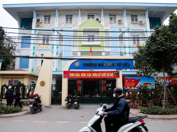 Hàng ngàn học sinh Hà Nội nghỉ học vì các ca dương tính SARS-CoV-2