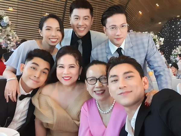 Dàn sao Việt đổ bộ hôn lễ Phan Thành: 365 hội tụ, HH Khánh Vân thành 'người khổng lồ', vợ chồng Cường Đô La 'toả' ra mùi tiền