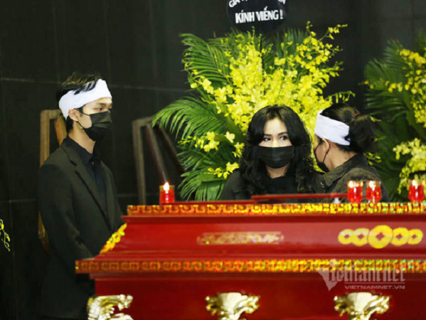 Thanh Lam, Tùng Dương và các nghệ sĩ đến viếng NSND Trung Kiên