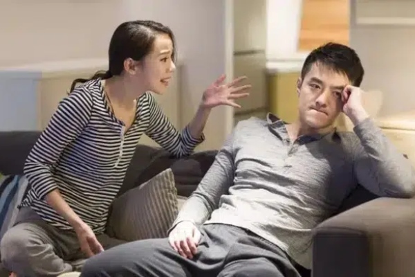 Mượn thẻ ngân hàng của bạn trai đi mua sắm Tết, chi hết 10 triệu đồng và phản ứng của anh ấy khiến tôi hoảng sợ