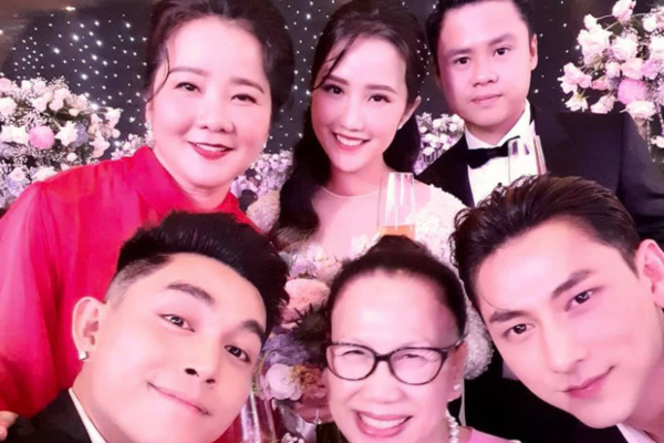 Mẹ vợ Phan Thành tiết lộ đám cưới: Suýt thì không thể tổ chức, 800 chỗ nhưng vẫn thiếu bàn