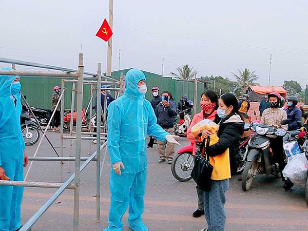 Nữ bệnh nhân Covid-19 ở Quảng Ninh từng làm cỗ mời 40 khách đến nhà, thường xuyên đi mua đồ ăn sáng, xôi, bánh cuốn
