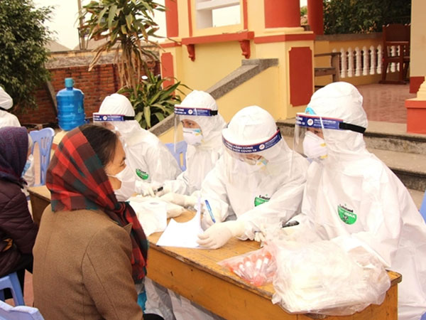 Bộ Y tế tìm người từng đến nhà hàng lẩu Hutong ở Hà Nội và quán ăn ở Quảng Ninh
