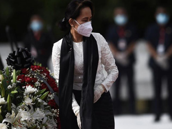 Bà Aung San Suu Kyi và nhiều quan chức Myanmar bị bắt