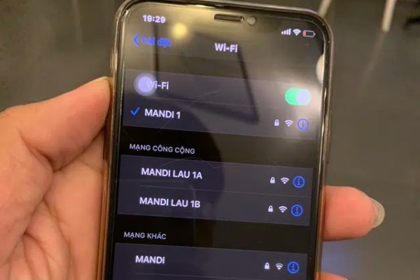 Cách chia sẻ mật khẩu Wi-Fi mà không cần trải qua bước nhập mật khẩu trên iPhone