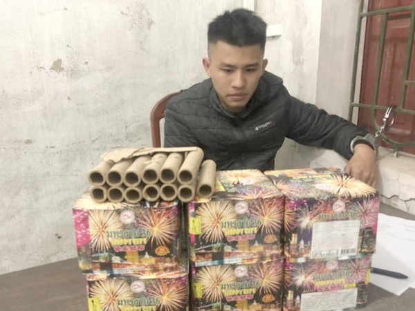 Khởi tố thanh niên đi bán pháo và đốt pháo ở Hà Tĩnh