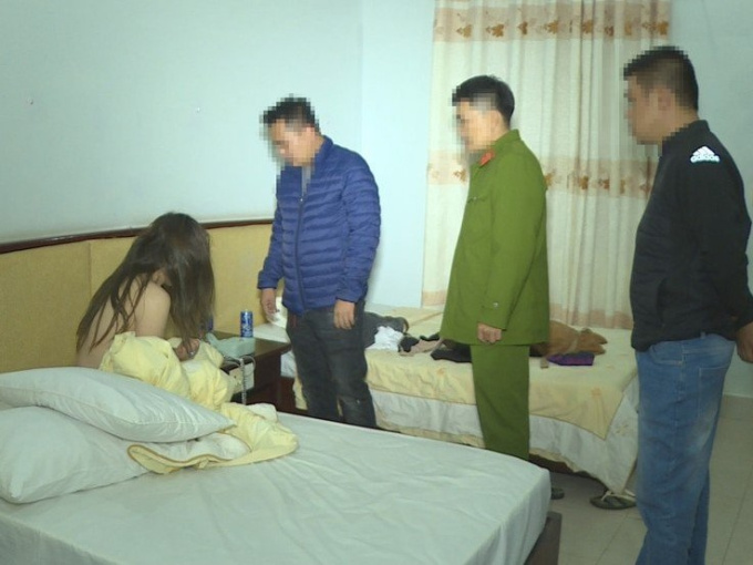 Hà Nội: Triệt phá đường dây mua bán dâm phục vụ tận nhà