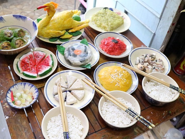 Tết lạ: Cúng ông bà mâm cỗ đất sét, con cháu ăn chơi củ đậu khổng lồ