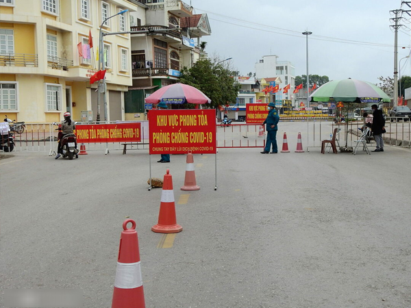 Cuộc sống bên trong thị trấn bị phong tỏa
