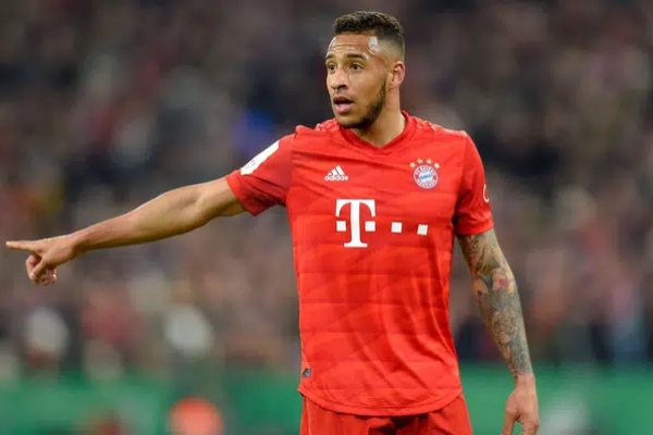 Sao Bayern Munich bị kỷ luật vì chống lệnh giãn cách để đi xăm hình