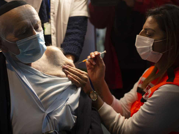 Vaccine thực sự có tác dụng: Covid-19 đang bị chặn đứng tại quốc gia triển khai tiêm chủng thành công nhất thế giới