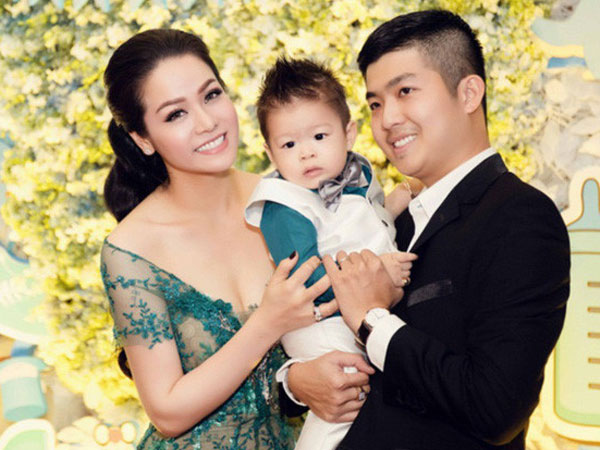 Nhật Kim Anh và chồng cũ gạt bỏ mâu thuẫn, cùng nhau đưa con trai đi chơi?