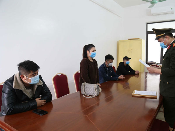 4 'dân chơi' tránh chốt phòng dịch Covid-19 bị phạt 100 triệu đồng