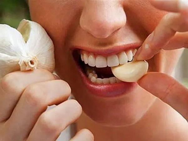 Tỏi có công dụng chống vi khuẩn, ngừa ung thư, nhưng 3 người này nhất định không nên ăn tỏi