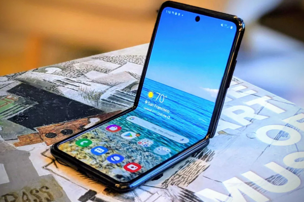Samsung giảm giá Galaxy Z Flip 5G giúp người dùng có cơ hội tiếp cận gần hơn với smartphone màn hình gập