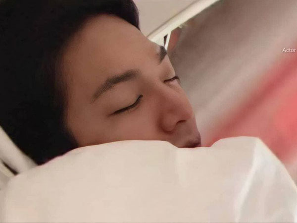 Độc thân đã lâu, Lee Min Ho bất ngờ công khai clip say giấc nồng bên nhân vật đặc biệt