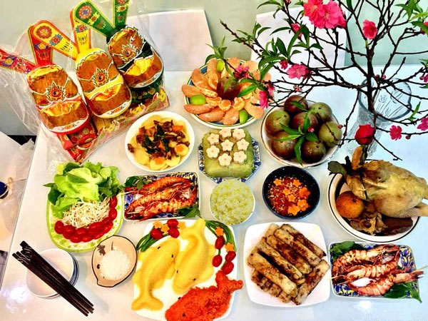 Lễ cúng ông Công ông Táo 23 tháng Chạp: Chuyên gia nói 'tuyệt đối không đốt tiền âm phủ'