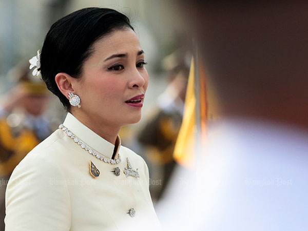 Tình trạng hiện tại của Hoàng hậu Suthida khiến dân chúng lo lắng sau khi Vua Thái tấn phong Hoàng quý phi thành Hoàng hậu thứ 2