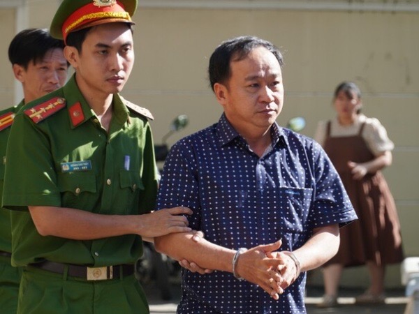 Phó chi cục Thuế TP Phan Thiết cùng 4 cấp dưới bị khởi tố