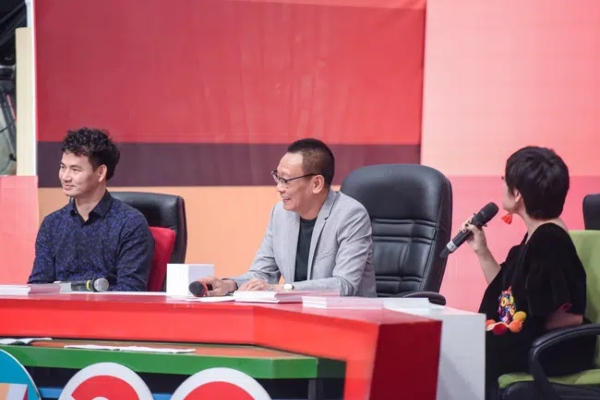 Nhà báo Lại Văn Sâm bị thí sinh SV 2020 tiết lộ từng hỏi cưới một cô gái Nha Trang nhưng thất bại