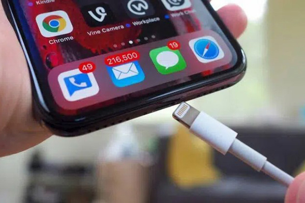 Nghị viện EU ủng hộ nghị quyết 'thống nhất chuẩn sạc', Apple sẽ phải dùng chung cổng sạc như smartphone Android?