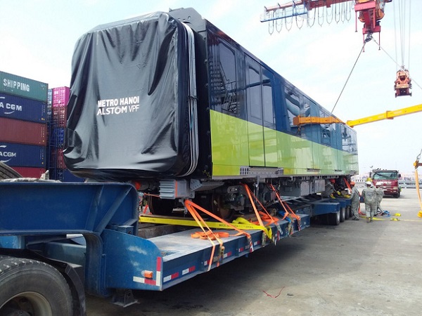 Đoàn tàu metro thứ 2 của dự án đường sắt Nhổn - Ga Hà Nội chính thức cập cảng Hải Phòng