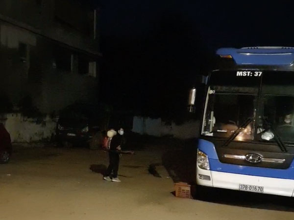 Kết quả xét nghiệm nam sinh viên FPT tự đi xe máy từ Hà Nội về Nghệ An không khai báo y tế, ho và sốt 39 độ C