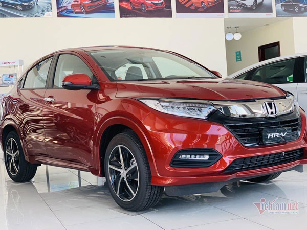Cuối năm, săn ô tô giảm giá trăm triệu chơi Tết