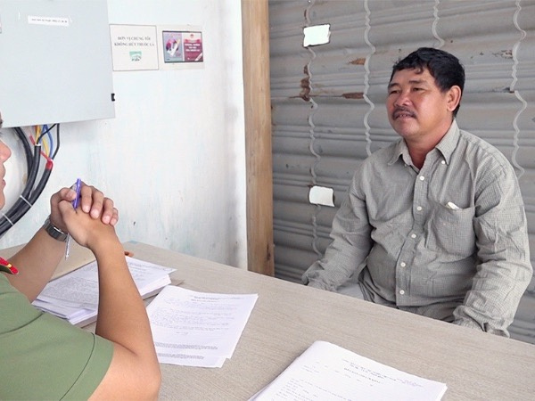 Bắt gã xe ôm lén đưa 5 người vượt biên sang Campuchia