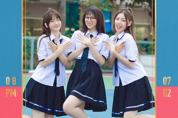 Hot TikToker bị chê phản cảm Lê Bống mặc đồ nữ sinh đóng MV của Phí Phương Anh, chiêu trò gì nữa đây?