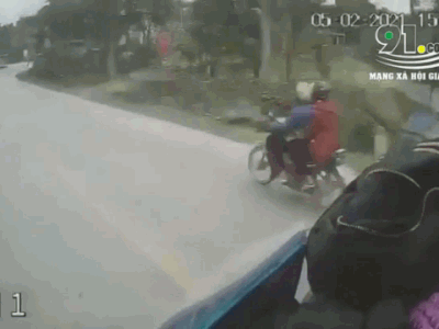 Video: Kinh hoàng khoảnh khắc xe khách lấn làn đấu đầu xe con trên QL2