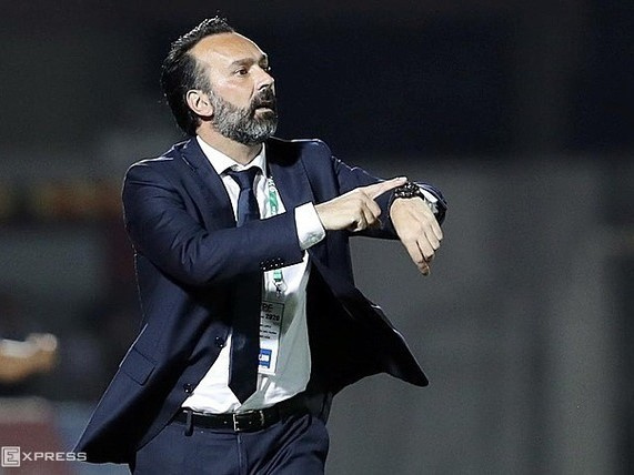 HLV Fabio Lopez: ‘Bầu Đệ ném tôi ra đường như đồ chơi’