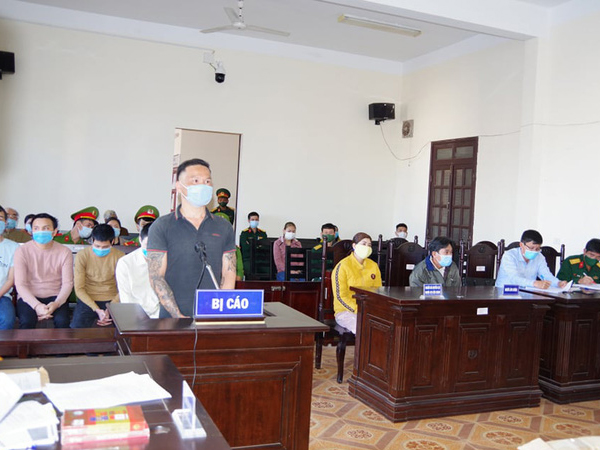 Tòa án Quân sự tuyên phạt 6 bị cáo đầu độc rừng thông ven Quốc lộ 14