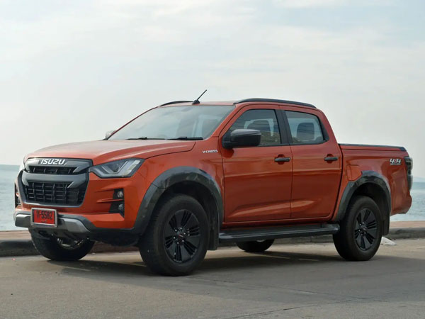 Lộ giá Isuzu D-Max 2021 sắp bán tại Việt Nam: 'Full option' chưa đến 800 triệu, thấp hơn Ford Ranger Wildtrak cả trăm triệu đồng