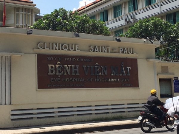 Bắt giám đốc và phó giám đốc Bệnh viện Mắt TP HCM