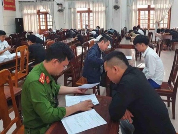 105 nam, nữ thanh niên tụ tập thác loạn trong quán bar giữa mùa dịch