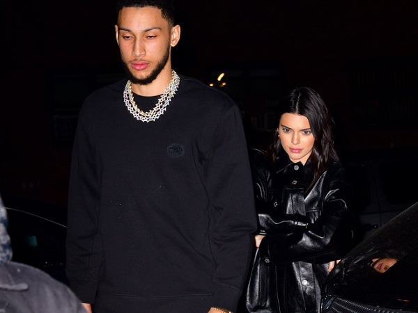 Bạn trai cũ Kendall Jenner bị tố qua đêm với hot girl chuyển giới: Không những lộ ảnh nóng còn 'mặt dày' rủ 5 đồng đội cùng tham gia