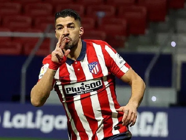 Suarez phá kỷ lục của Ronaldo