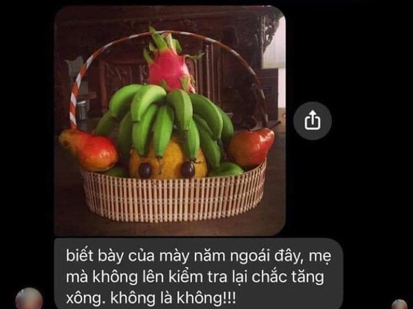 Xung phong bày mâm ngũ quả Tết nhưng nam thanh niên bị mẹ kịch liệt ngăn cản, biết lý do xong hội chị em cũng nhào vào can theo