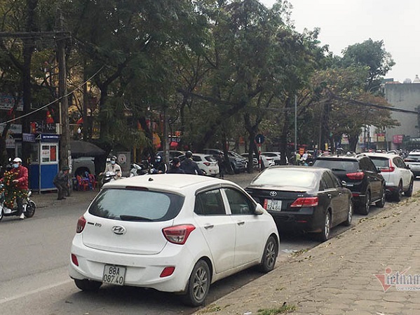 Cận Tết, tôi gửi ô tô hết nửa triệu mỗi ngày