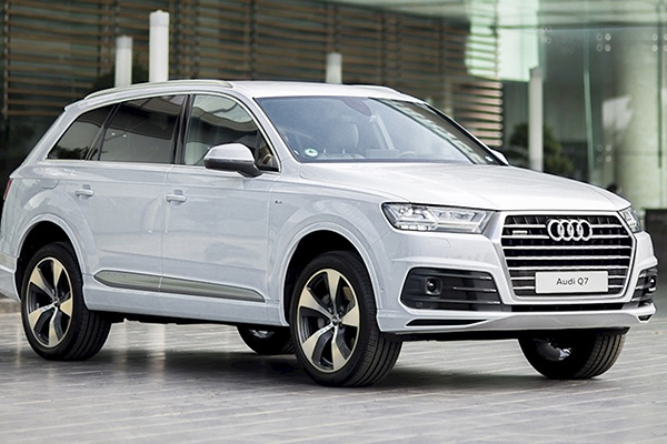 Audi Q7 mới ra mắt không lâu, xe cũ chạy lướt hạ giá rẻ hơn cả nửa tỷ đồng