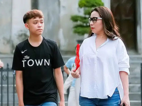 29 Tết, Phi Nhung bức xúc vì không dạy được Quán quân Vietnam Idol Kids, khẳng định 'hết duyên' nếu con nuôi không sửa bệnh ngôi sao