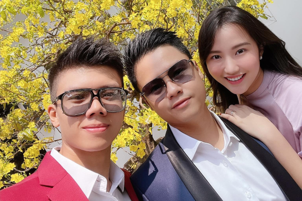 Tổng giám đốc Phan Thành chúc mừng năm mới sau siêu đám cưới, dân mạng nghi vấn 'phong độ nhờ vợ?'