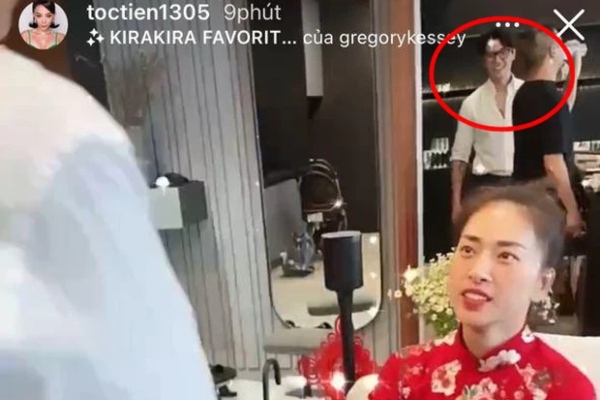 Huy Trần tình cờ lọt vào story của Tóc Tiên ở nhà Ngô Thanh Vân: Anh cười tươi rói, chắc là được nhà gái ưng lắm