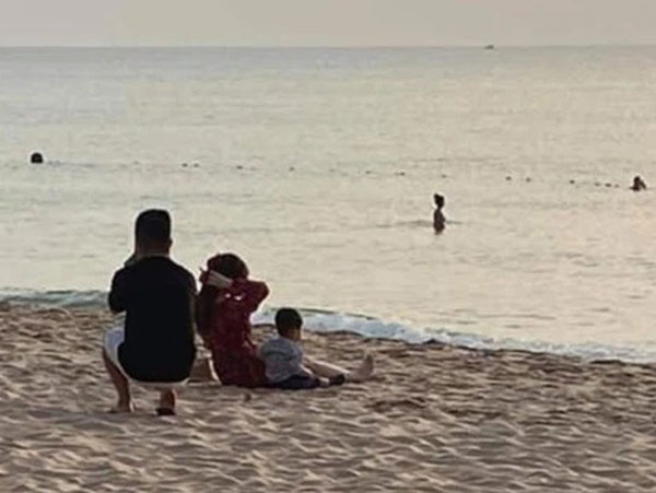 Đúng Valentine, bạn trai Hoà Minzy lần đầu công khai hình ảnh con trai đầu lòng, khoảnh khắc 2 mẹ con gây bão