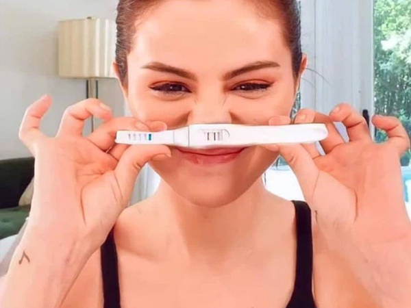 Rầm rộ hình ảnh Selena Gomez khoe ảnh que thử thai 2 vạch, netizen choáng nặng không tin vào mắt mình