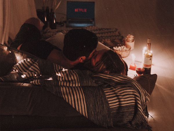 Valentine năm nay 'biến động' về hình thức hẹn hò, các cặp đôi 'điên não' vì phải đi đâu, ăn gì, uống chi khi tình hình nhiều nơi đóng cửa nghỉ Tết lẫn chống dịch
